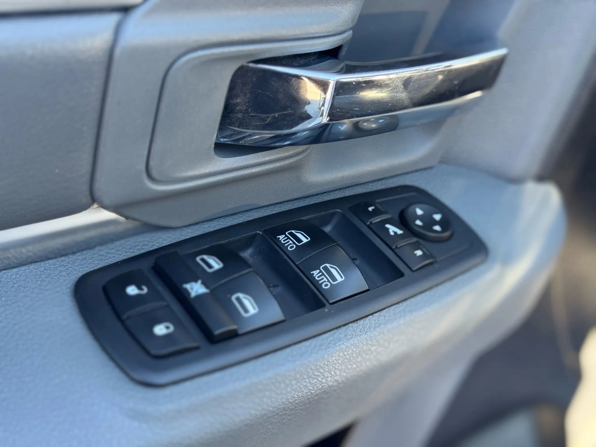 Used 2015 RAM 1500 Lone Star image 12