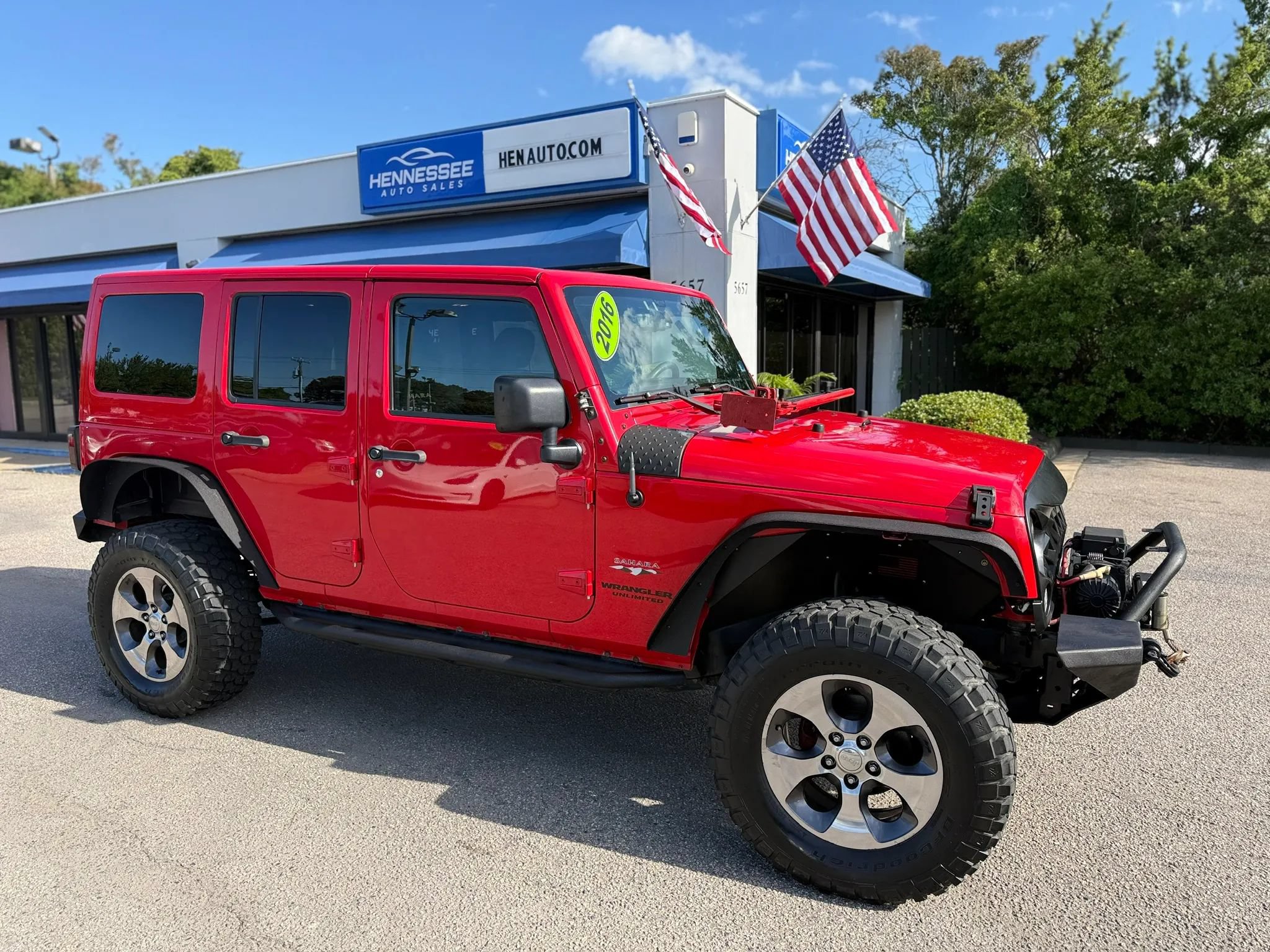 Used 2016 Jeep Wrangler Unlimited Sahara w/ Connectivity Group AWD/4WD image 7