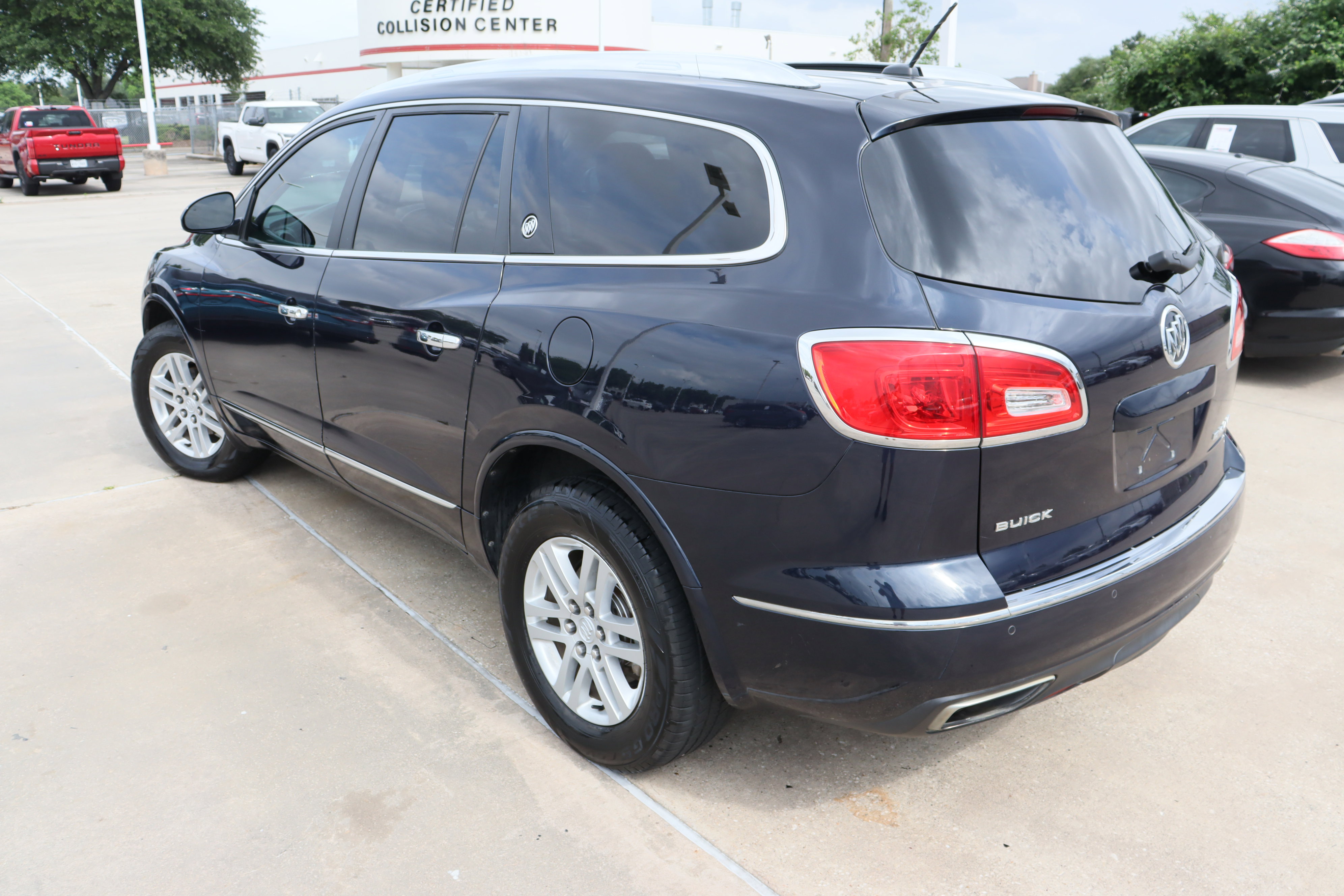 Used 2015 Buick Enclave Convenience image 8