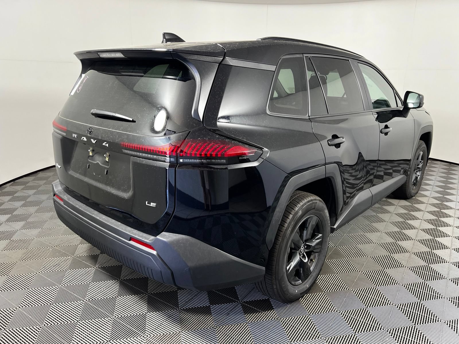 Used 2026 Toyota RAV4 LE FWD image 5