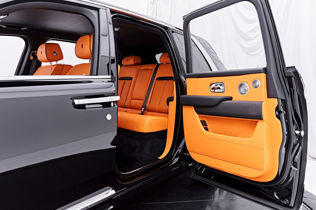 Used 2026 Rolls-Royce Cullinan AWD/4WD image 39