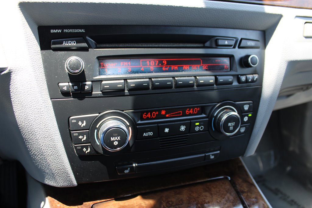 Used 2009 BMW 328i Convertible image 25