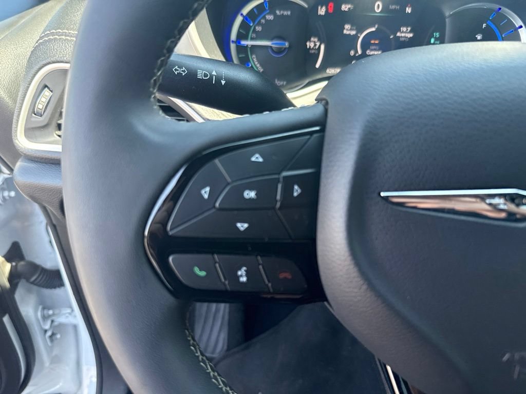 Used 2024 Chrysler Pacifica Limited FWD image 22