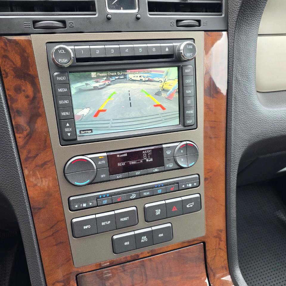 Used 2014 Lincoln Navigator 4WD image 17
