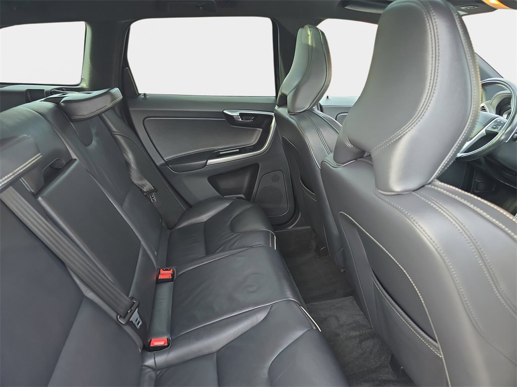 Used 2017 Volvo XC60 T6 R-Design w/ Climate Package image 16