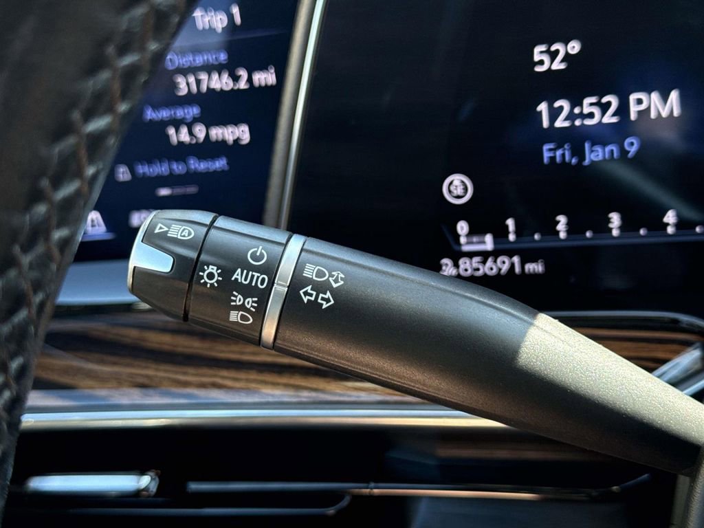 Used 2022 Cadillac Escalade ESV Luxury image 39