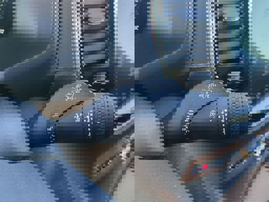 Used 2019 Volvo XC90 T8 Inscription w/ Luxury Package image 18