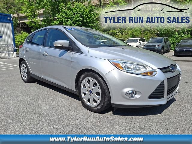 Used 2012 Ford Focus SE w/ SE Winter Pkg FWD image 1