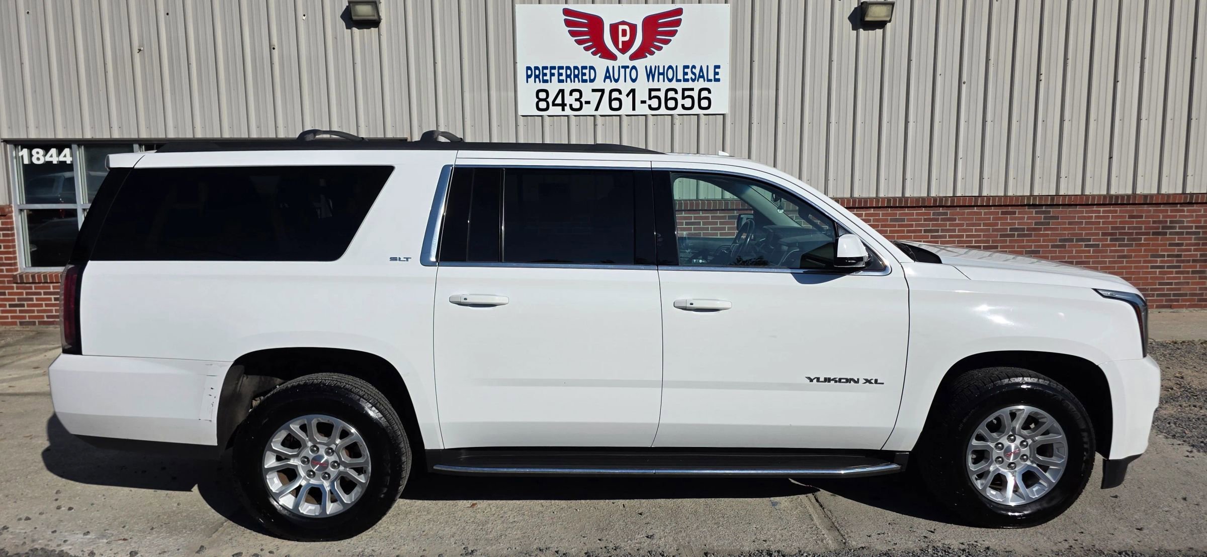 Used 2018 GMC Yukon XL SLT w/ Open Road Package image 4