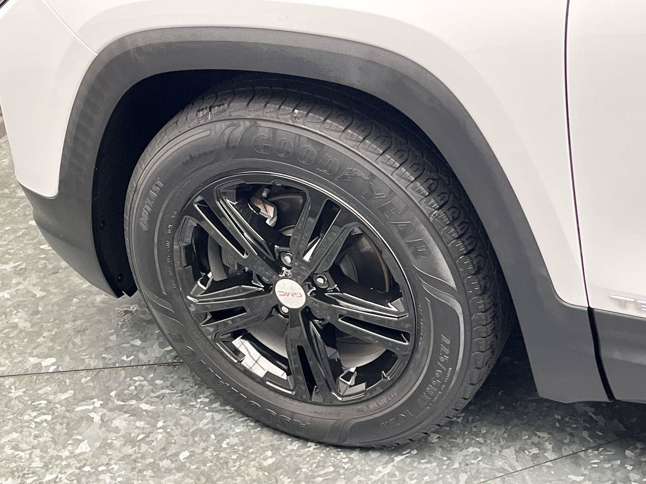 Certified 2018 GMC Terrain SLE w/ Driver Convenience Package FWD image 31