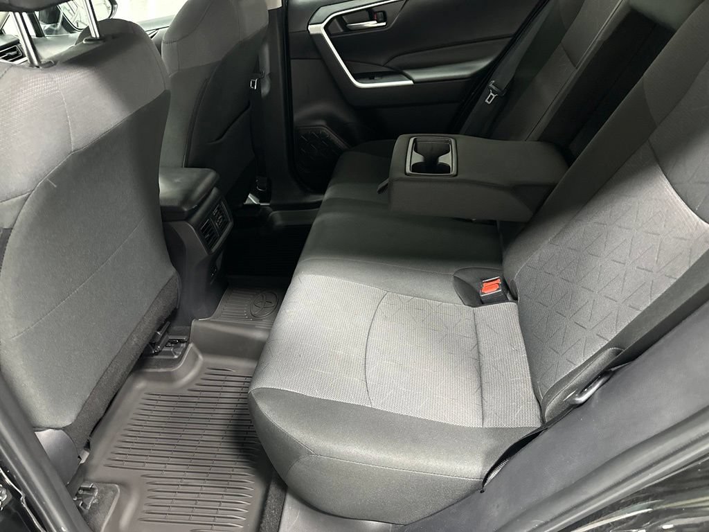 Used 2025 Toyota RAV4 XLE FWD image 44