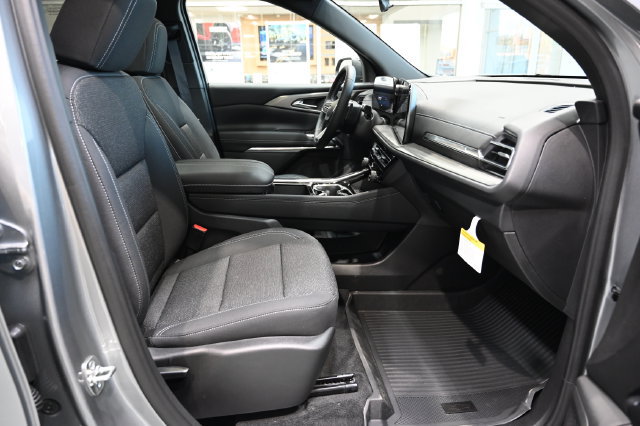 New 2027 Chevrolet Traverse LT w/ LPO, Floor Liner Package FWD image 10