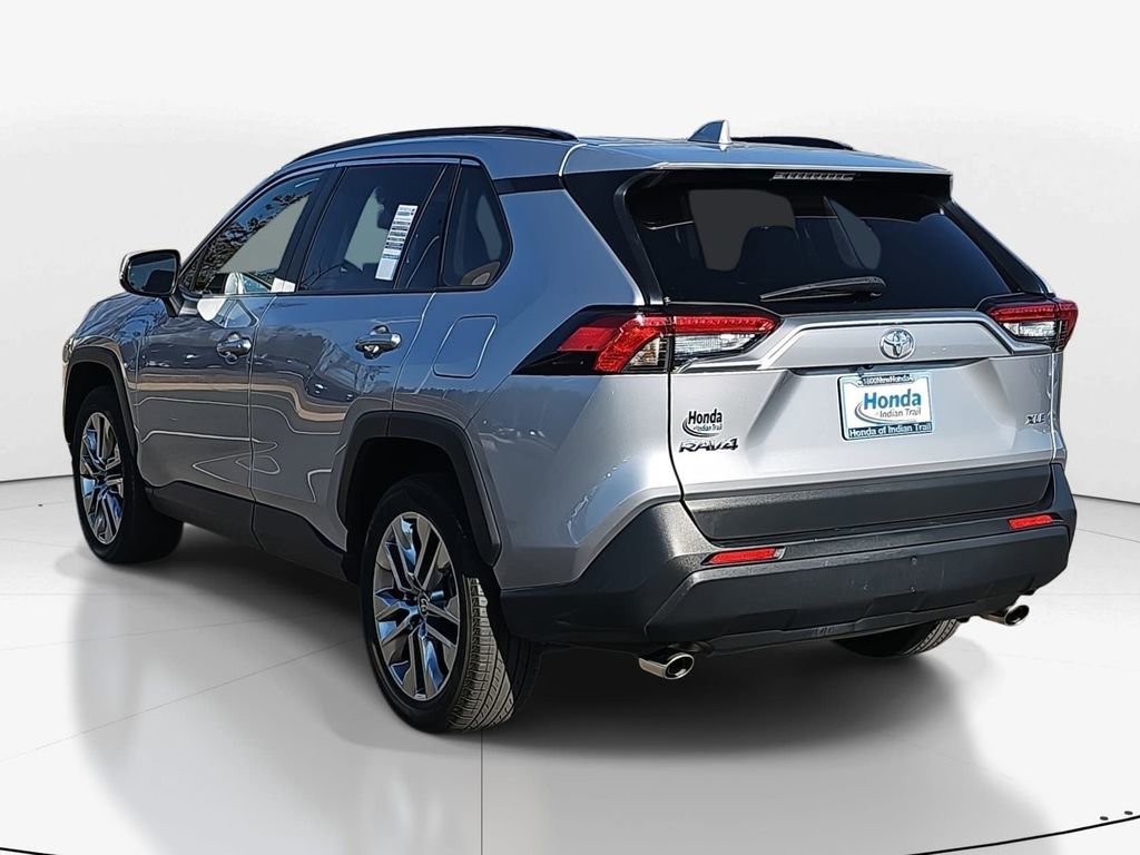 Used 2023 Toyota RAV4 XLE Premium image 6