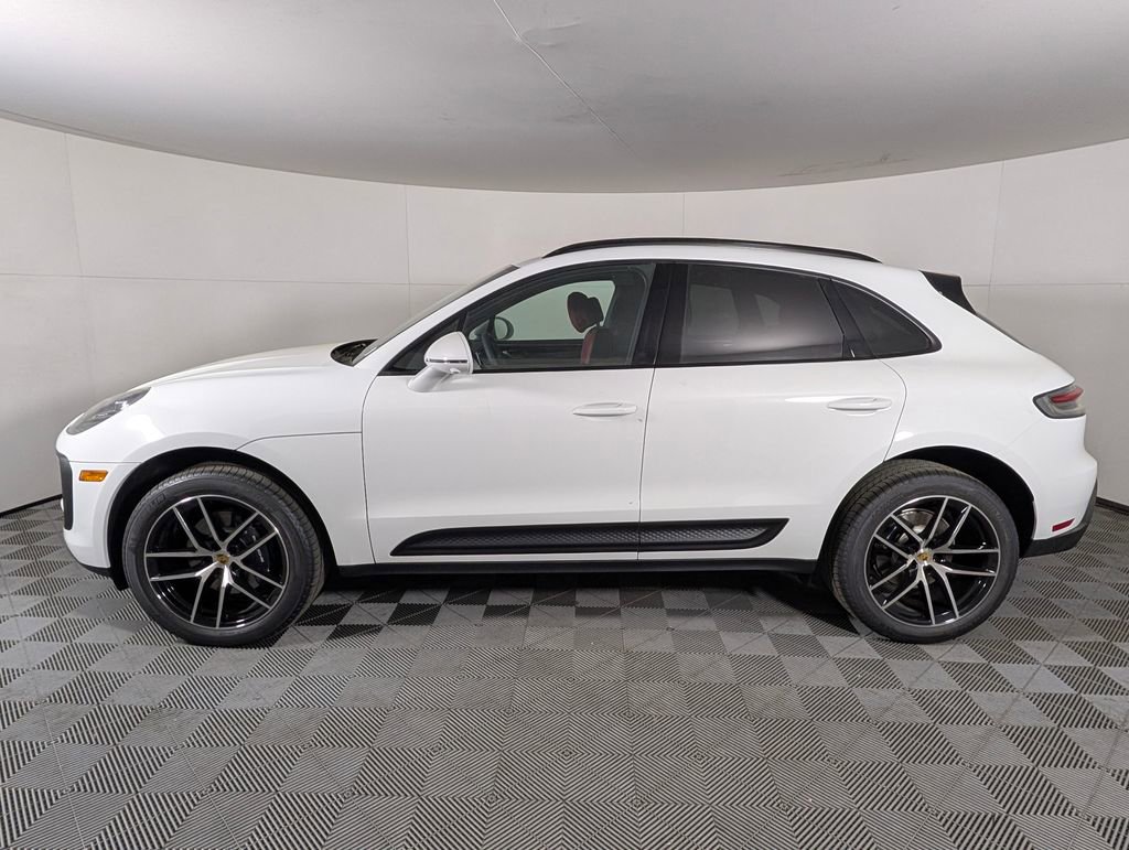 New 2026 Porsche Macan image 2