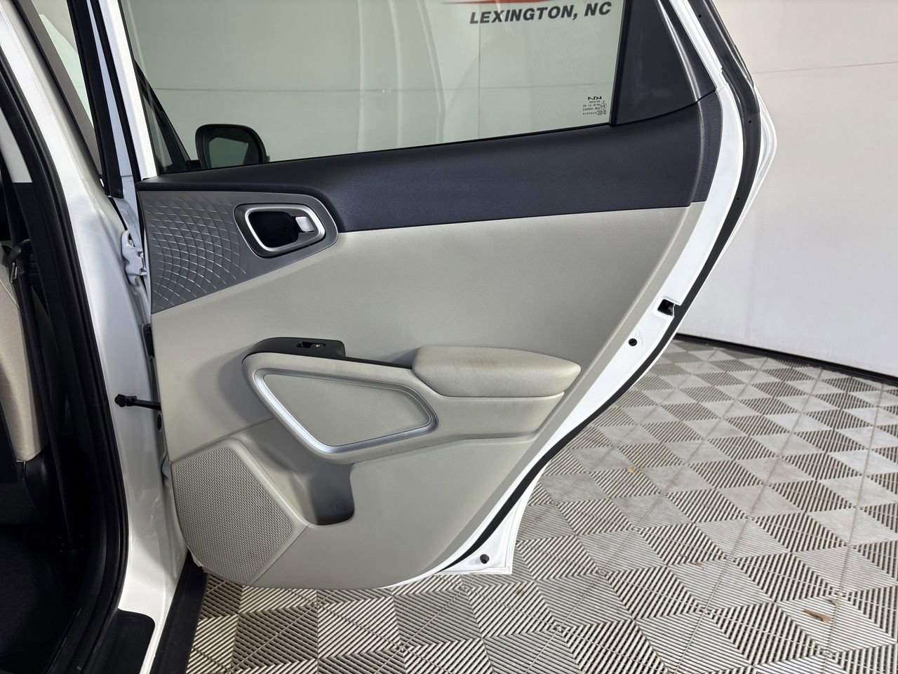 Used 2025 Kia Soul LX image 23