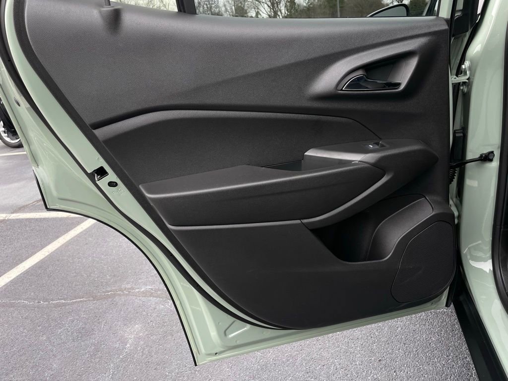 Used 2025 Chevrolet Trax ACTIV w/ Driver Confidence Package image 38