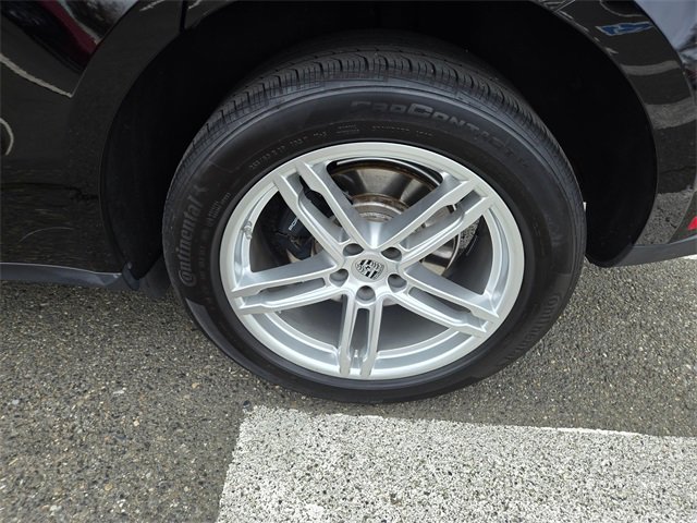Used 2024 Porsche Macan image 12
