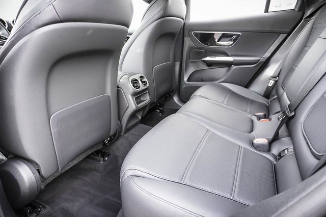 Used 2025 Mercedes-Benz GLC 350e 4MATIC image 20