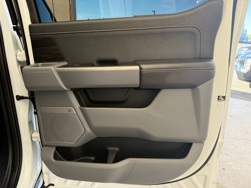 Used 2025 Ford F150 Lariat w/ Equipment Group 501A Mid image 19