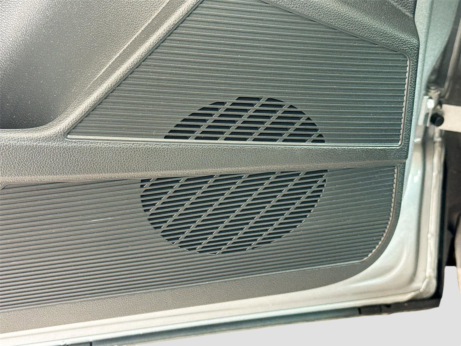 Used 2023 Volkswagen Taos SE w/ Panoramic Sunroof Package AWD/4WD image 18