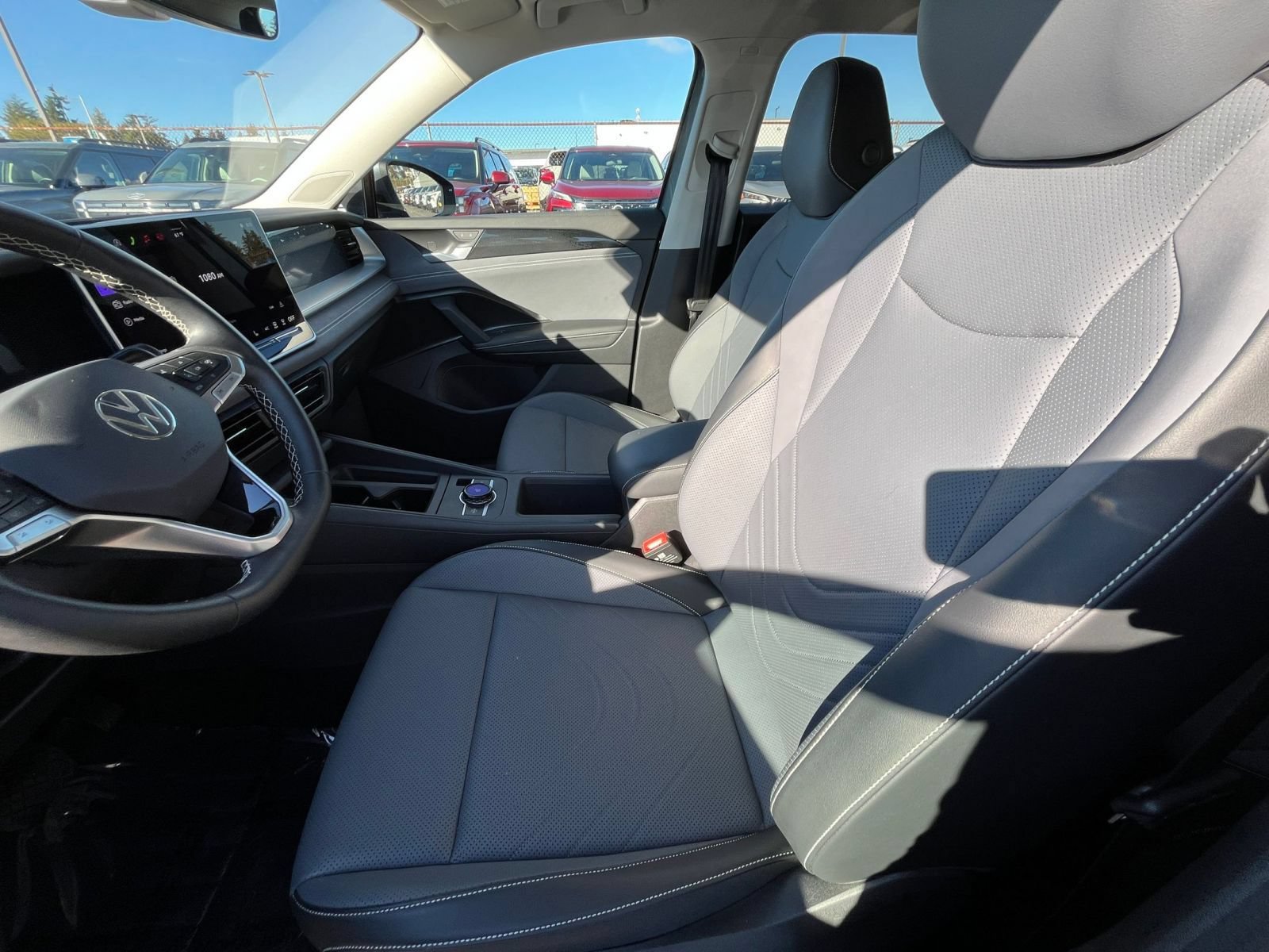 Used 2026 Volkswagen Tiguan SE AWD/4WD image 28