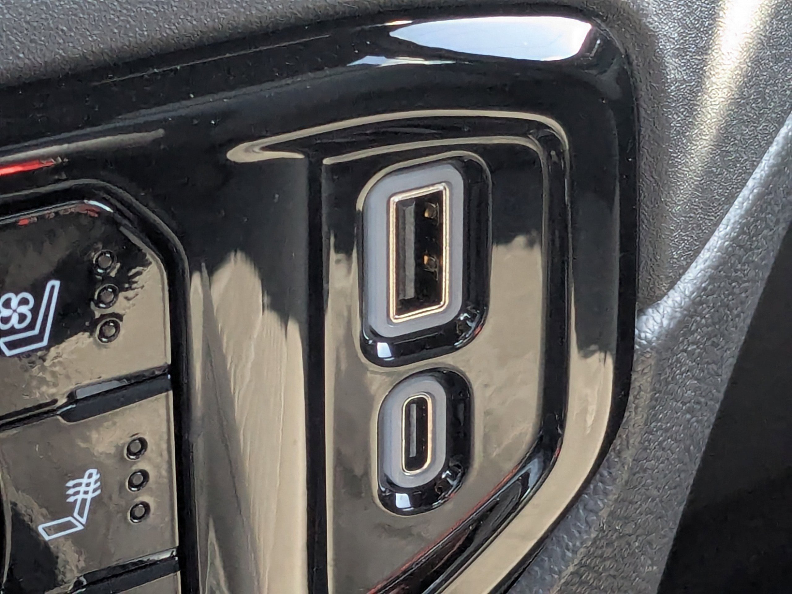 Used 2025 Chevrolet Silverado 1500 ZR2 w/ Technology Package image 23