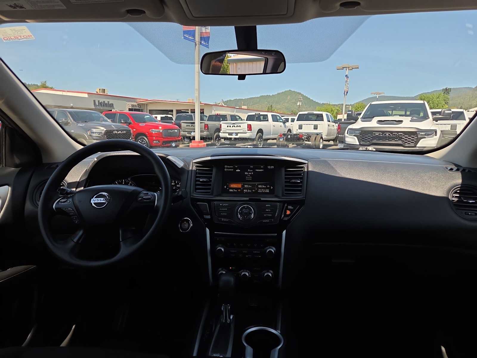 Used 2020 Nissan Pathfinder S AWD/4WD image 18