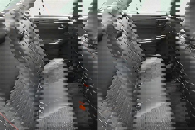 Used 2015 Toyota Camry image 19