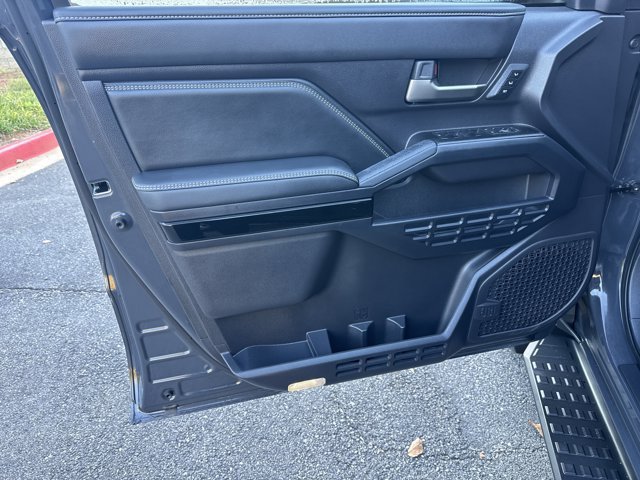 Used 2025 Toyota 4Runner Limited AWD/4WD image 11