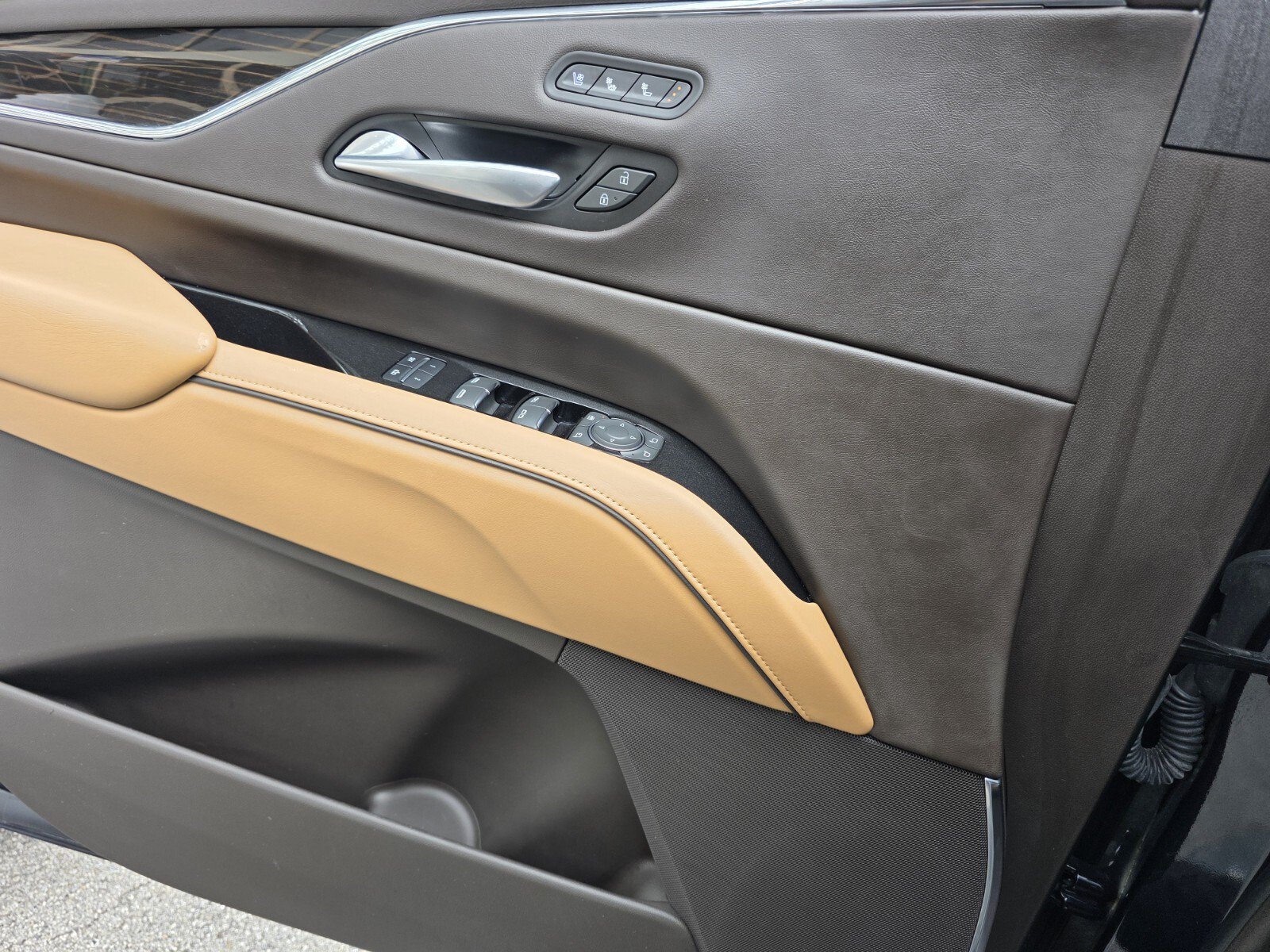 Used 2023 Cadillac Escalade Sport AWD/4WD image 29