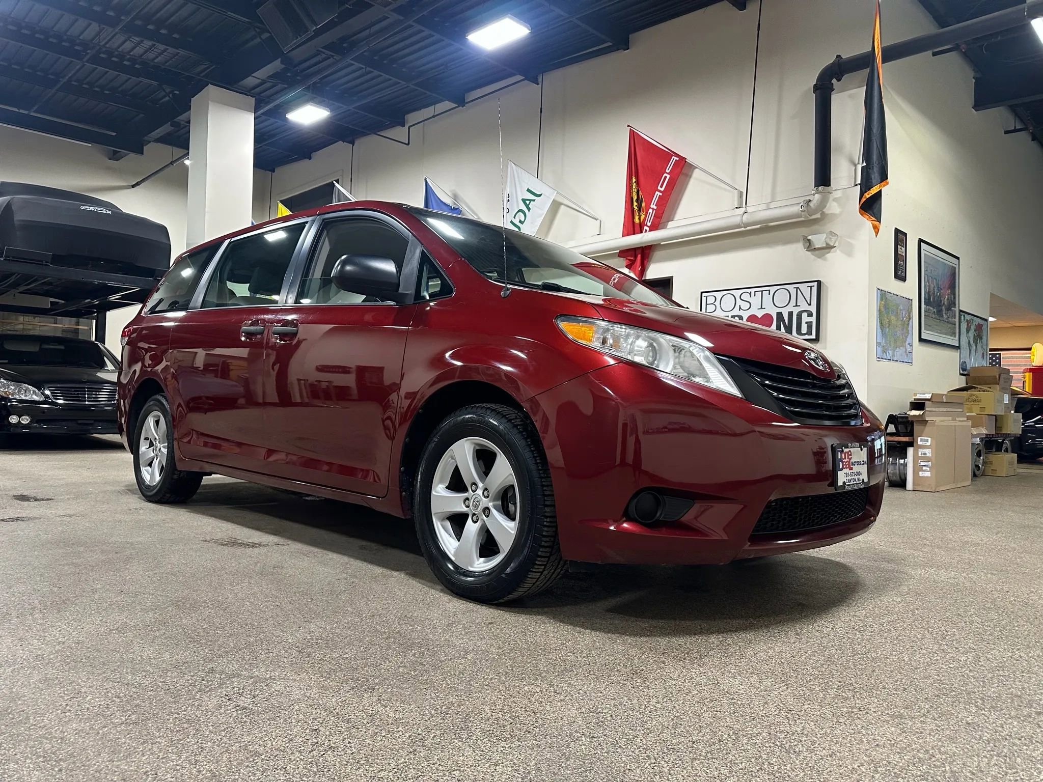 Used 2012 Toyota Sienna FWD image 7