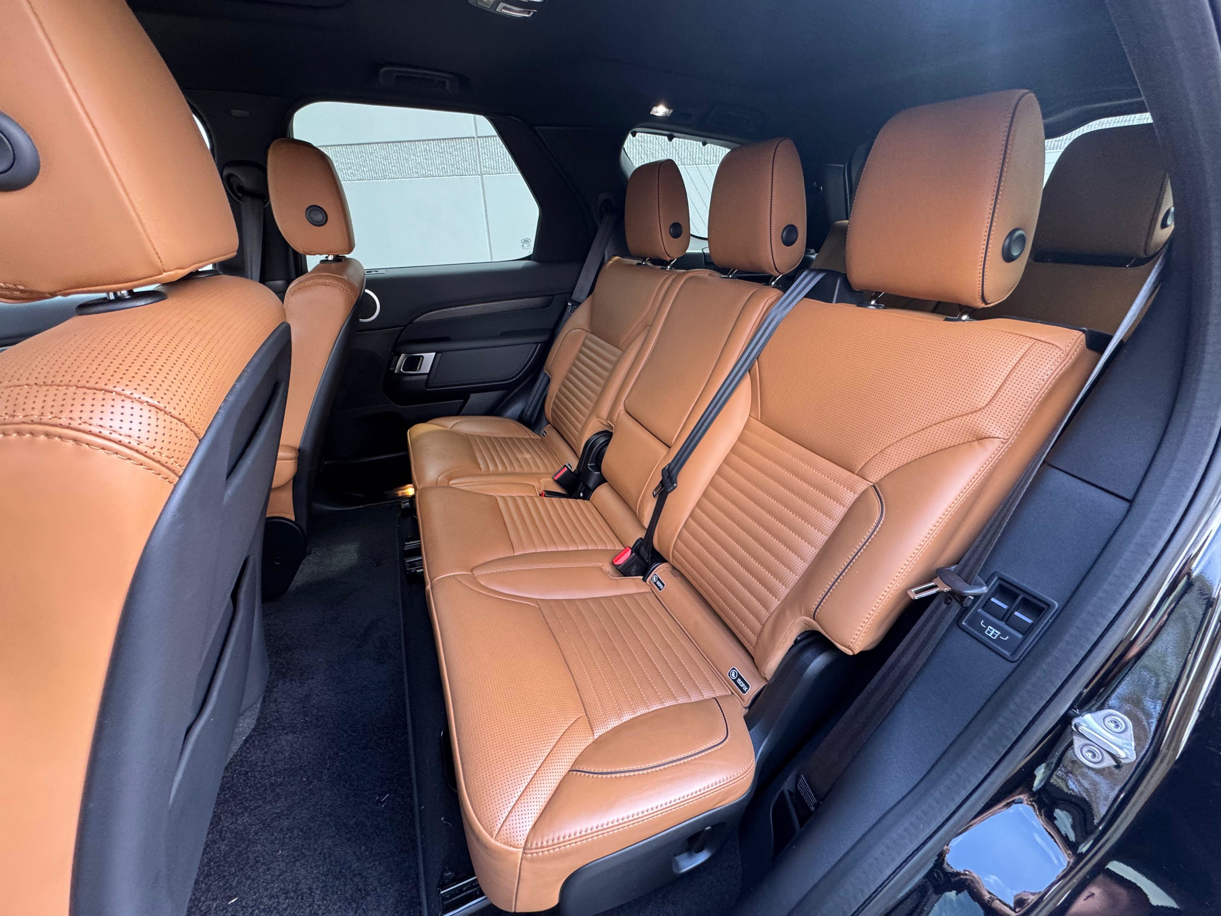 Used 2017 Land Rover Discovery HSE AWD/4WD image 26