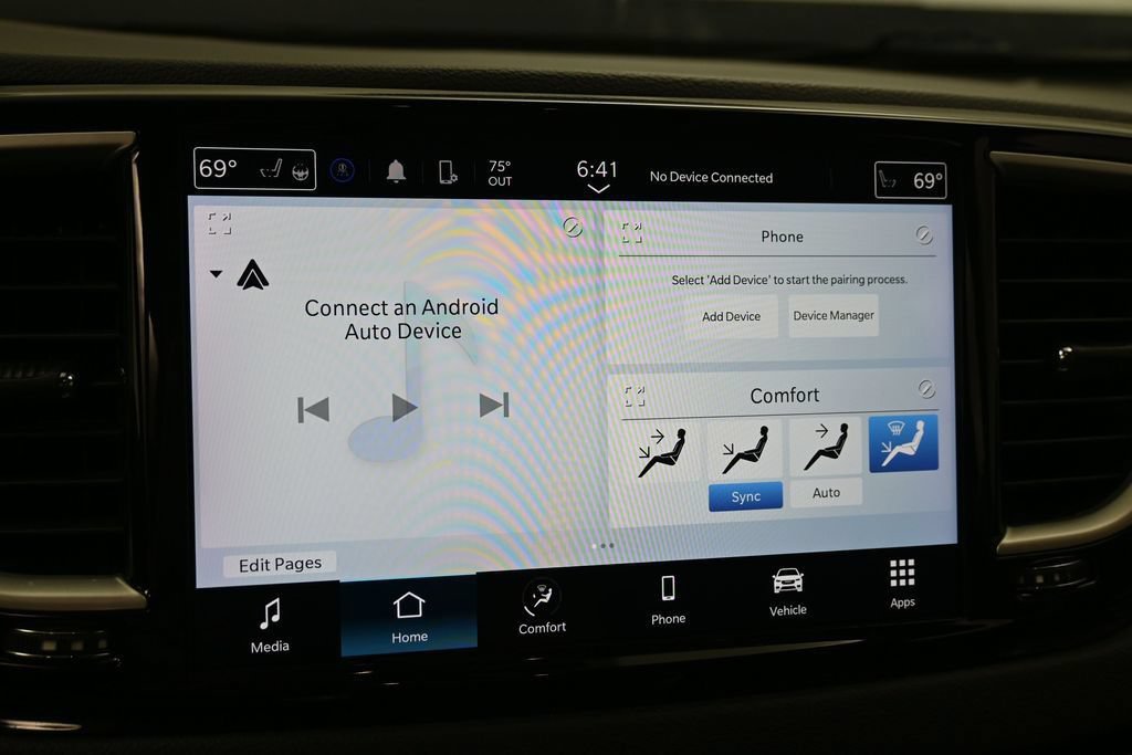 Used 2024 Chrysler Pacifica Touring-L FWD image 41