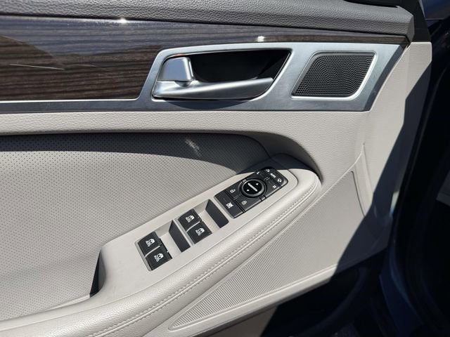 Used 2015 Hyundai Genesis 3.8 AWD/4WD image 17