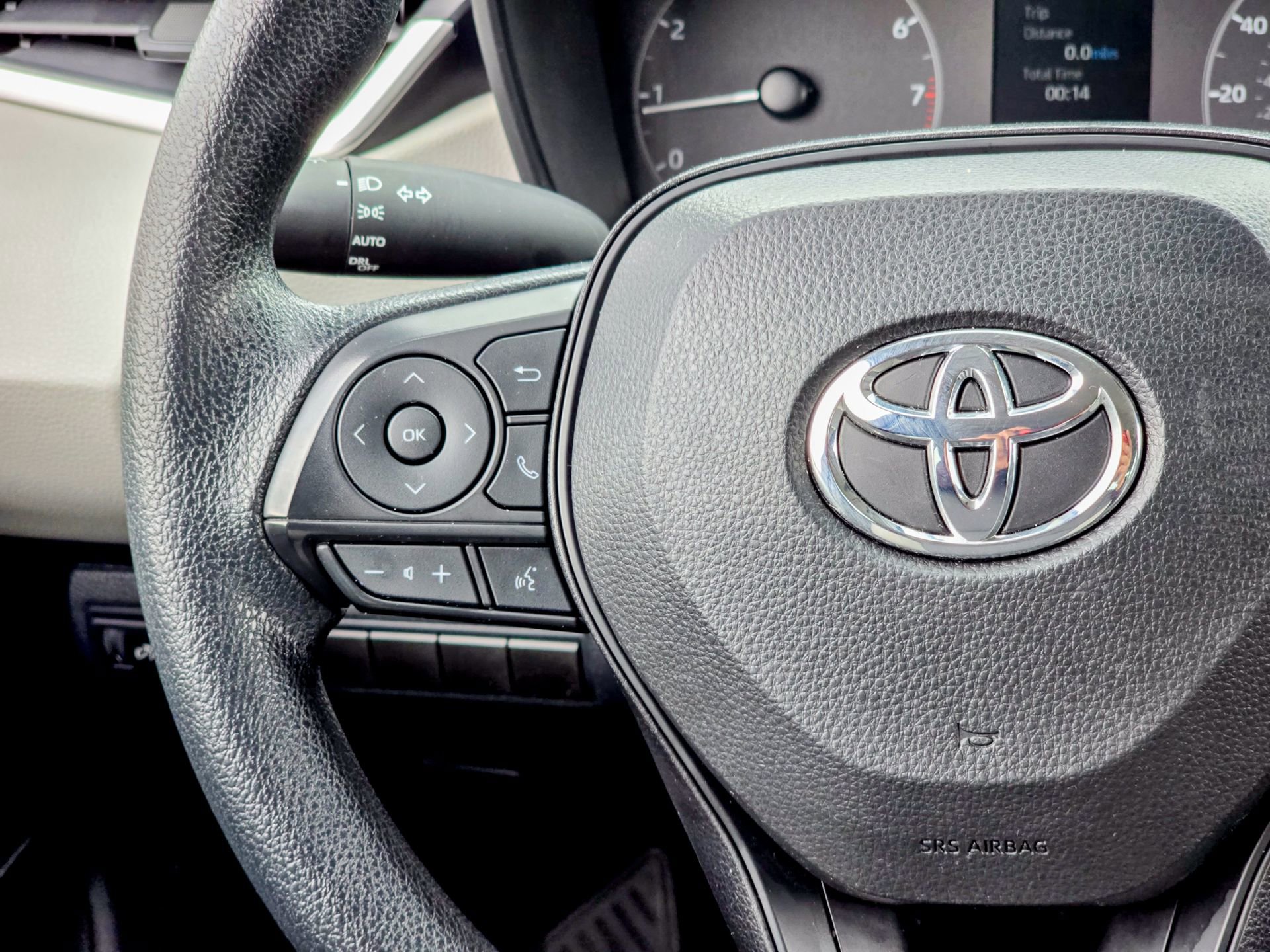 Used 2023 Toyota Corolla LE image 28