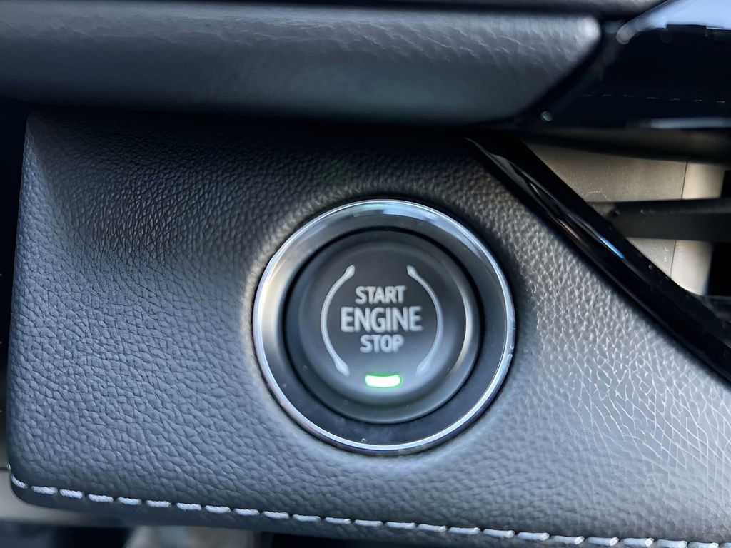 Certified 2025 Buick Enclave Avenir w/ Super Cruise Package image 17