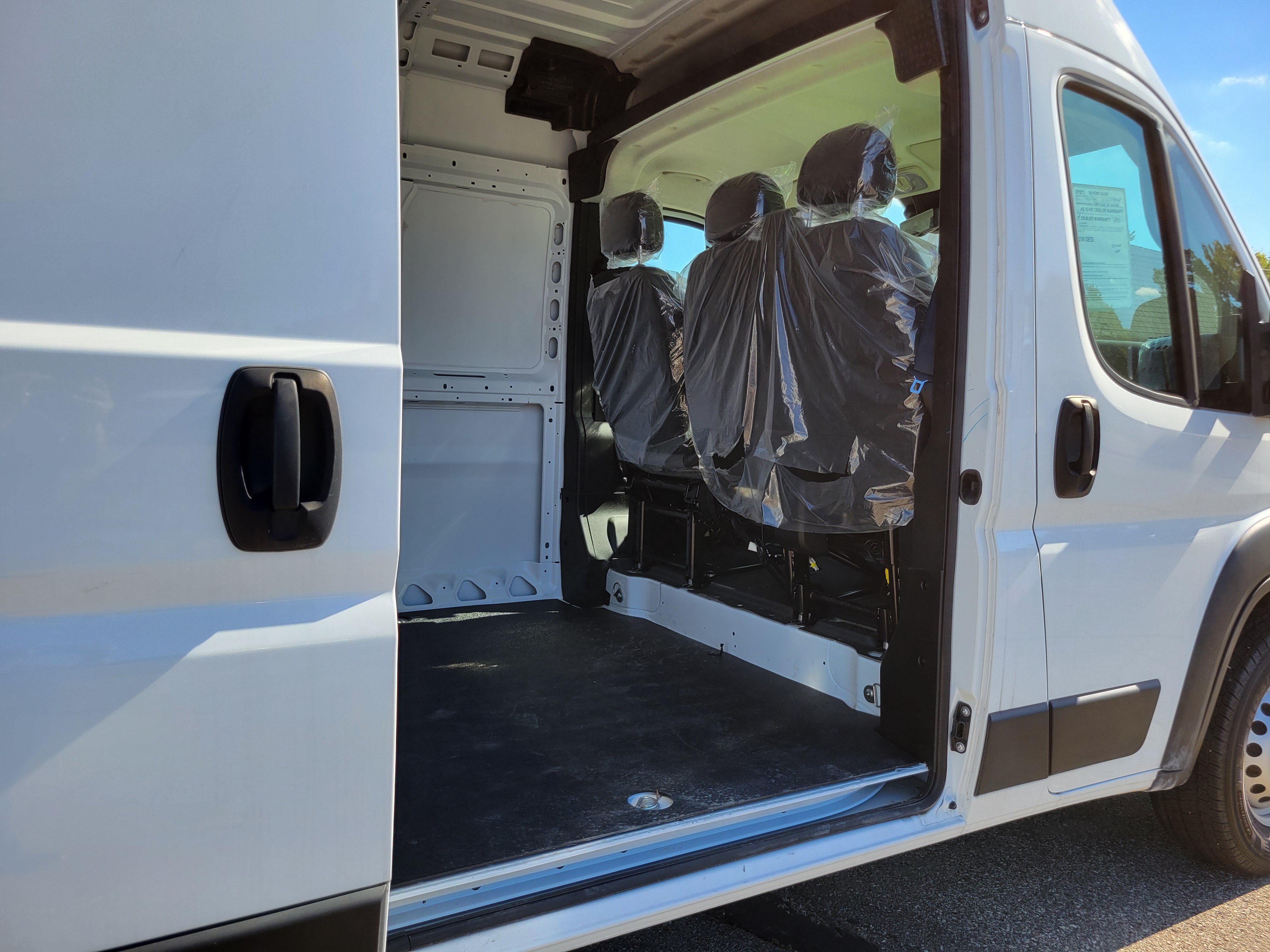 Used 2025 RAM ProMaster 2500 w/ Safety Group FWD image 15