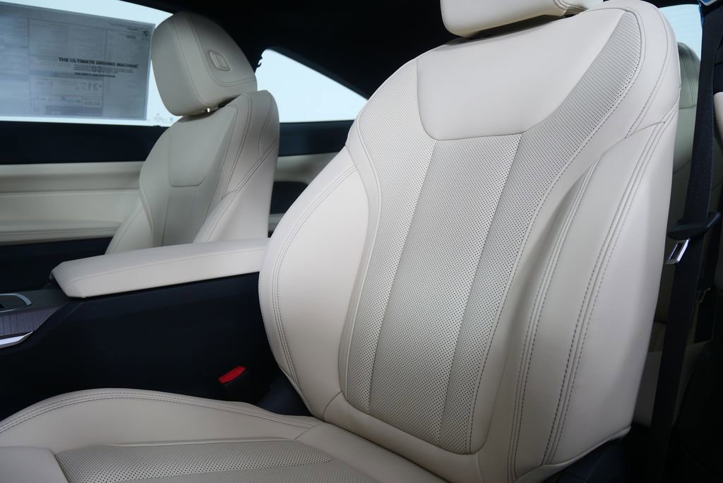 Used 2026 BMW 430i Coupe w/ Premium Package RWD image 11