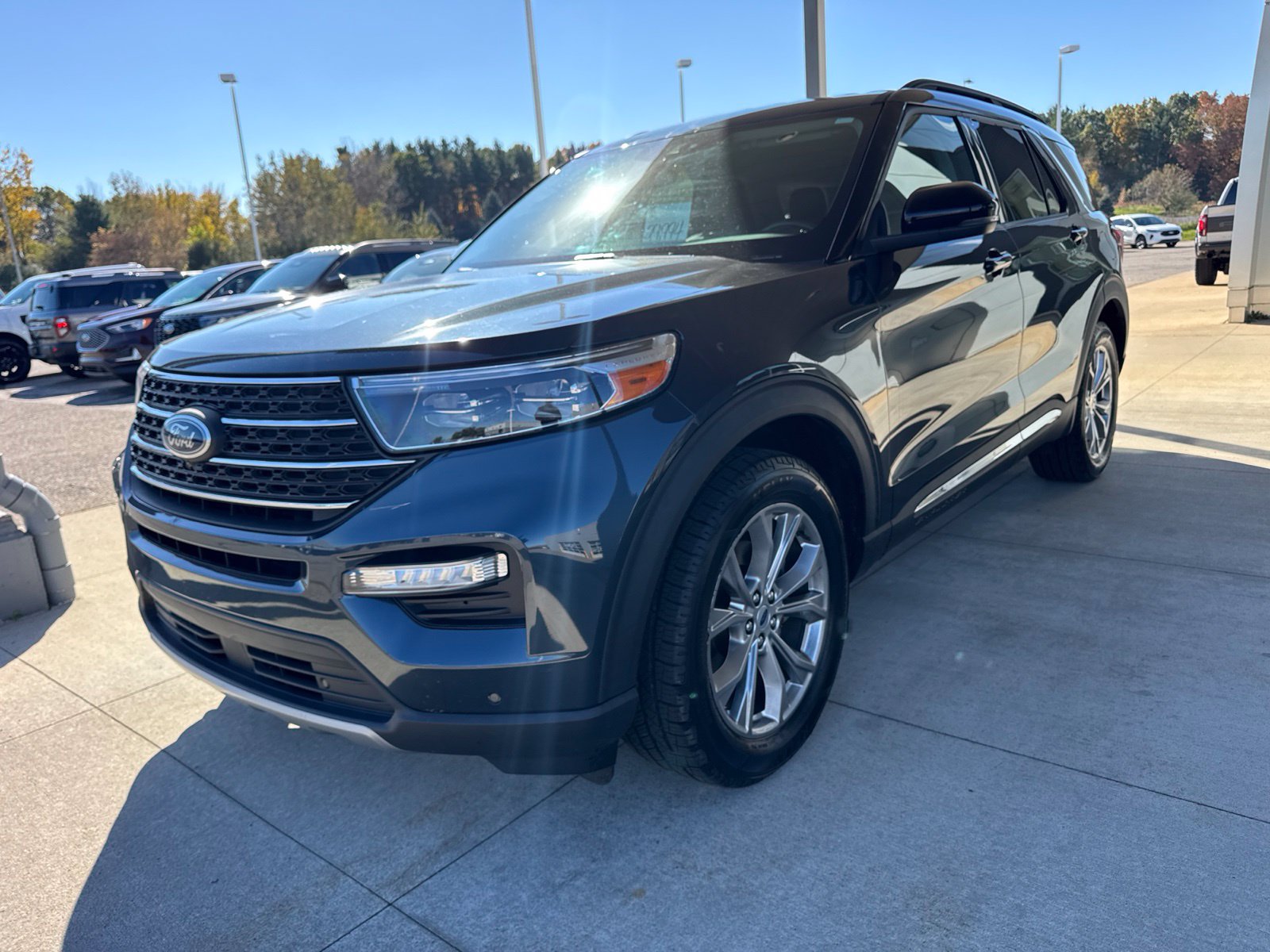 Certified 2023 Ford Explorer XLT w/ Equipment Group 202A AWD/4WD image 3