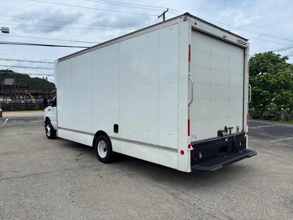 Used 2022 Ford E-450 and Econoline 450 Super Duty RWD image 3