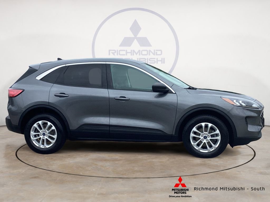 Used 2022 Ford Escape SE AWD/4WD image 2