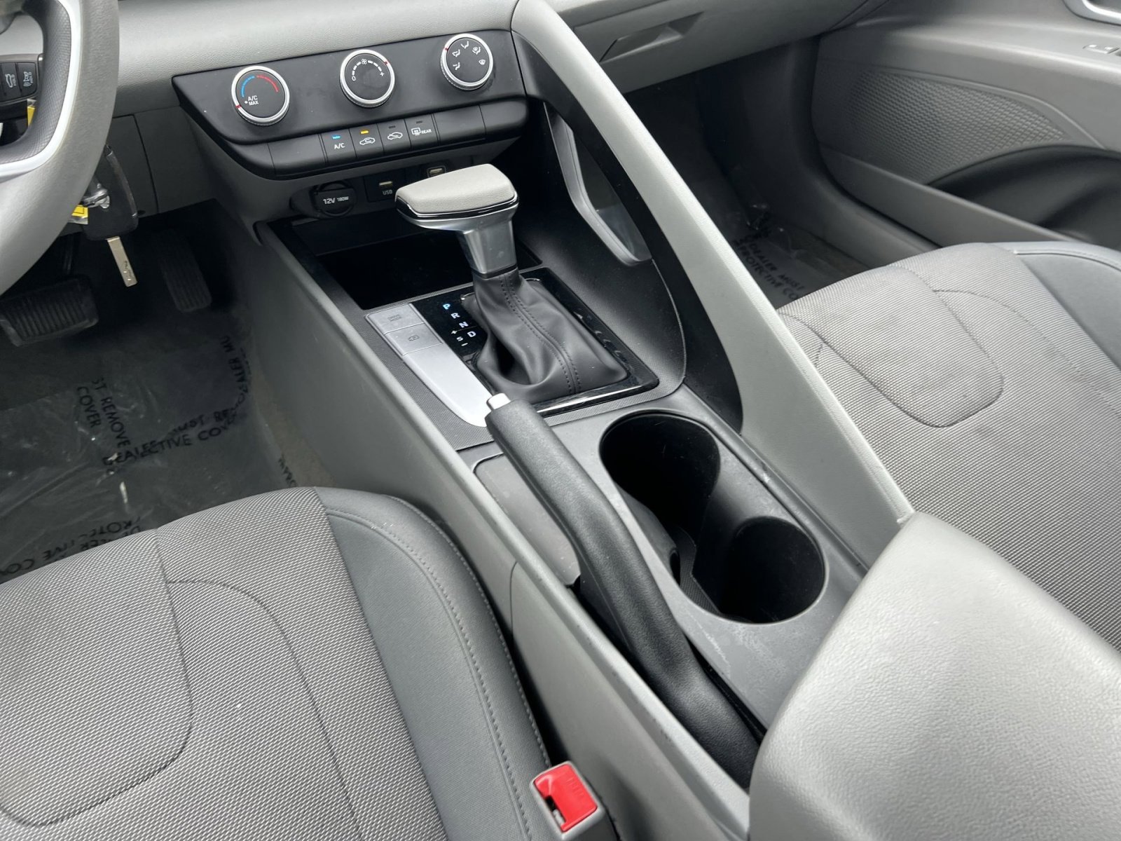 Used 2023 Hyundai Elantra SE image 29