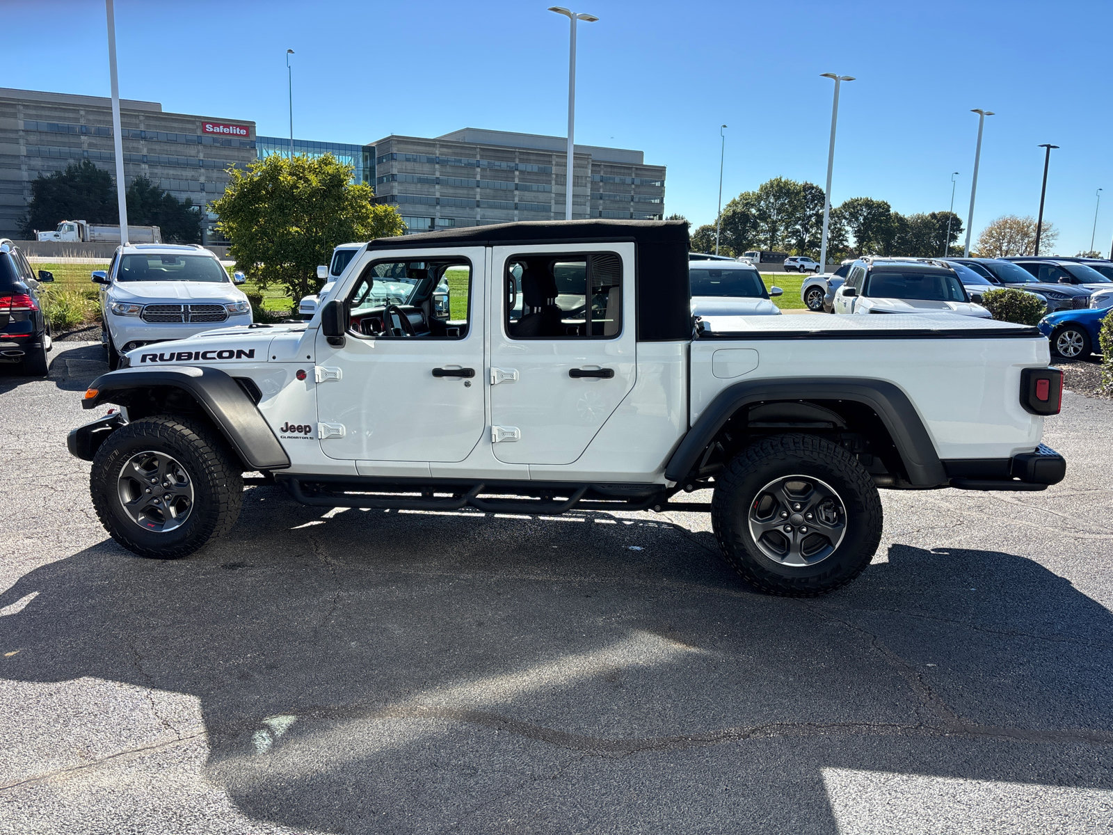 Used 2023 Jeep Gladiator Rubicon w/ LED Lighting Group AWD/4WD image 4