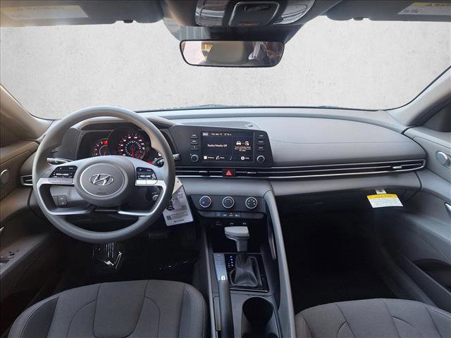 Used 2023 Hyundai Elantra SE image 16