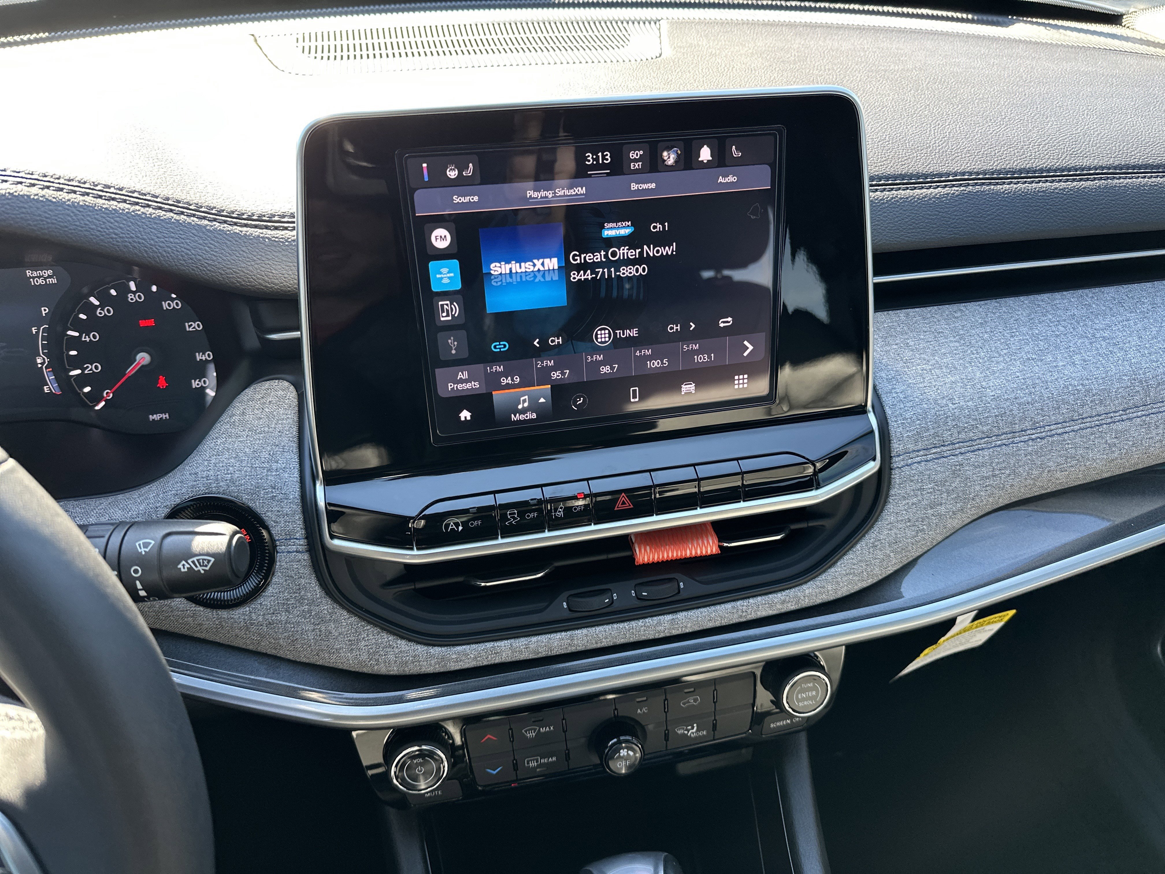 Used 2025 Jeep Compass Latitude image 27