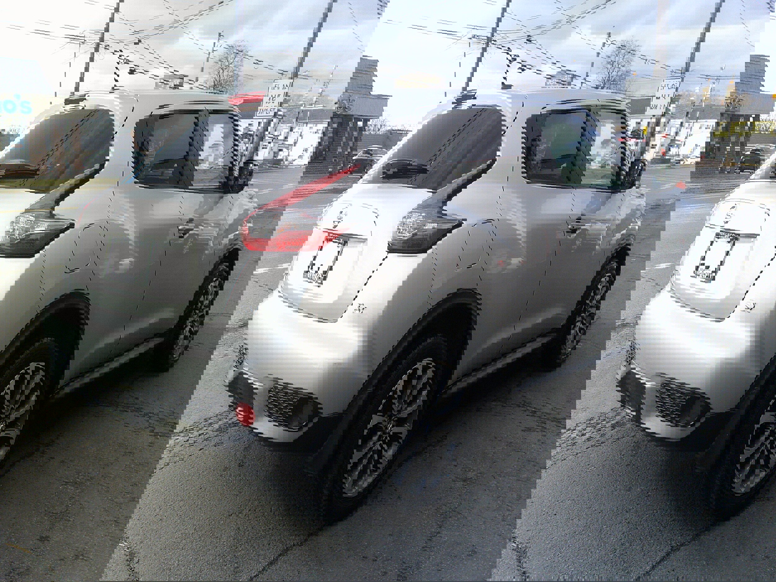 Used 2017 Nissan Juke SV image 6