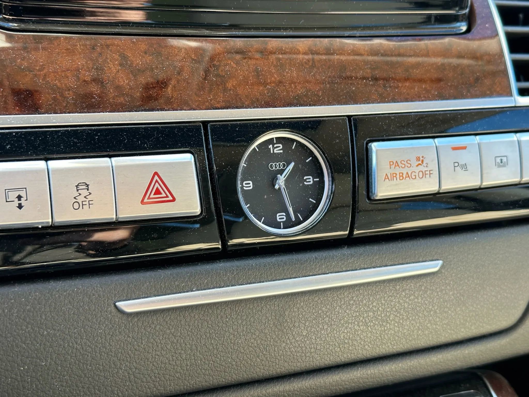 Used 2014 Audi A8 L 4.0T w/ Luxury Package image 34