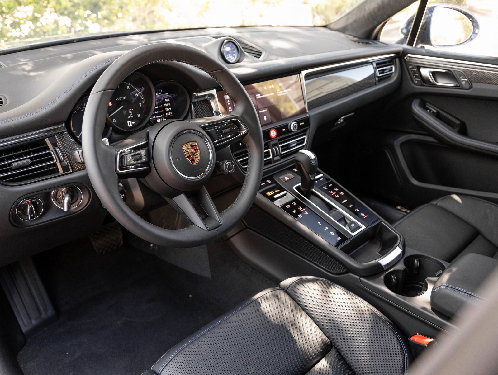 New 2026 Porsche Macan GTS image 4