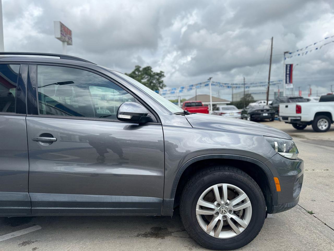 Used 2016 Volkswagen Tiguan S image 17