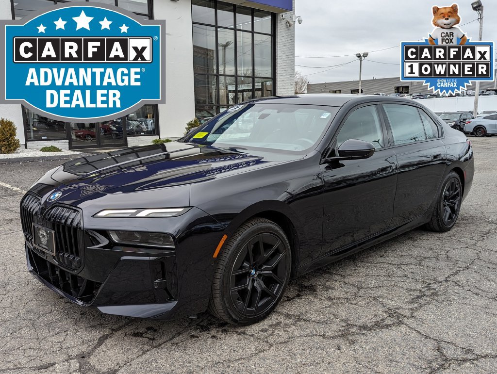 Used 2023 BMW 760i xDrive AWD/4WD image 2